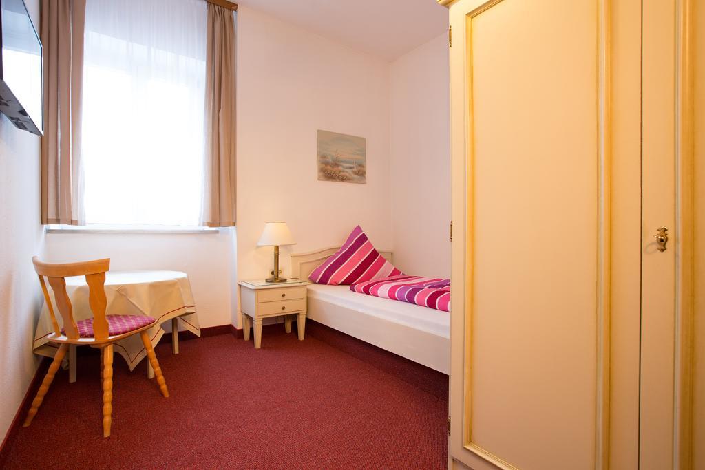 Gasthof Zum Lamm Hotel Garmisch-Partenkirchen Phòng bức ảnh