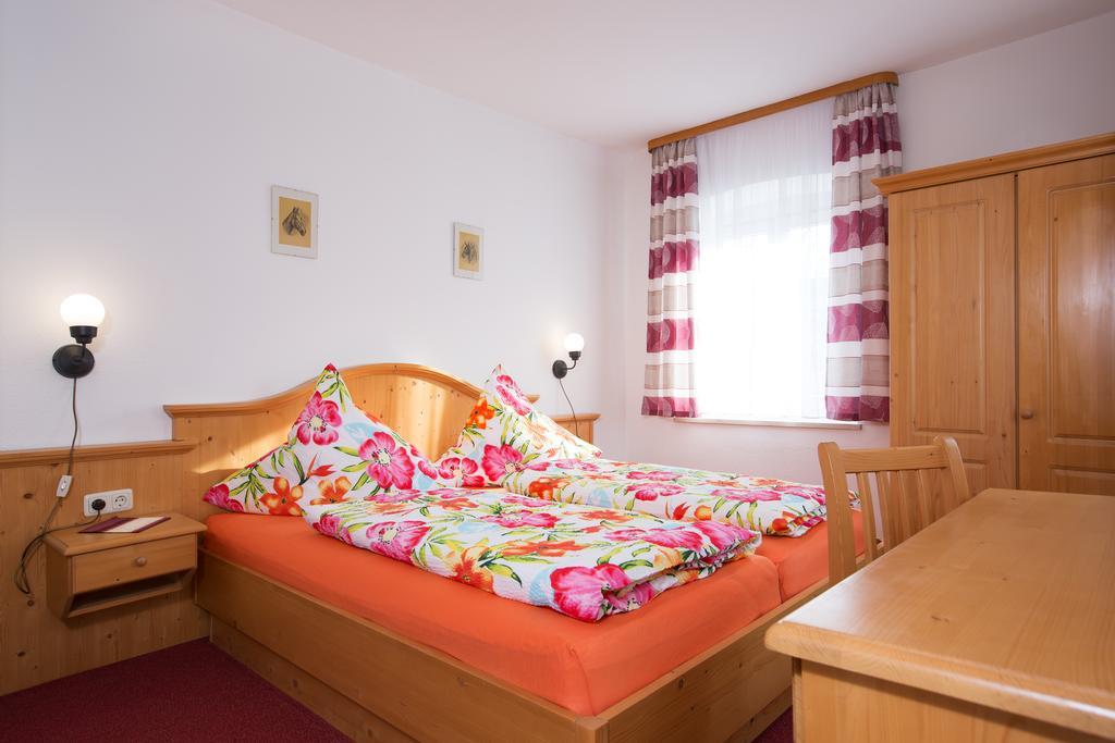 Gasthof Zum Lamm Hotel Garmisch-Partenkirchen Phòng bức ảnh