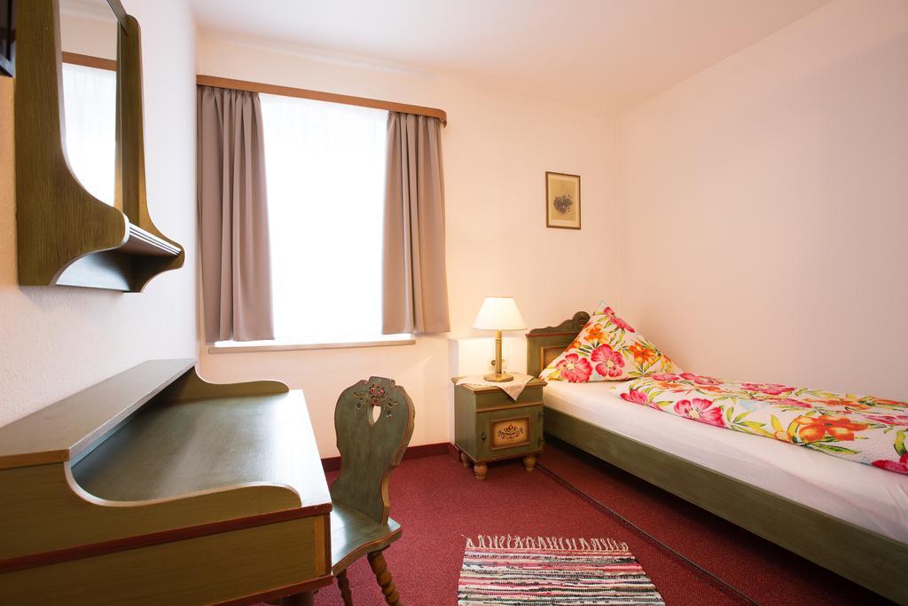 Gasthof Zum Lamm Hotel Garmisch-Partenkirchen Phòng bức ảnh
